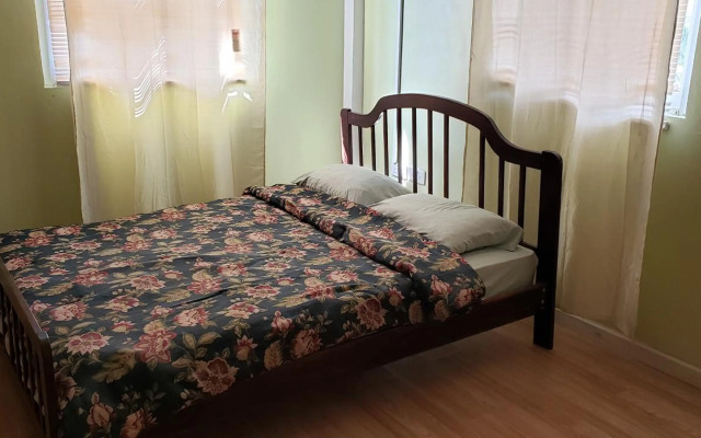 Unit 5/6 Private Apartment - Roseau