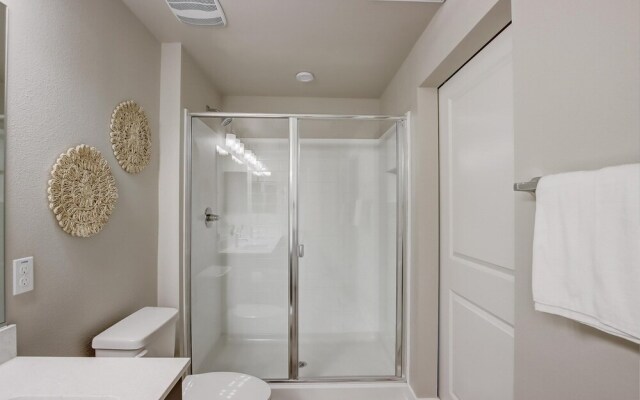FRONTDESK Montreux Apts Northeast Phoenix