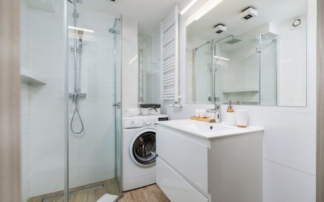 Modern Studios Stachowicza by Renters