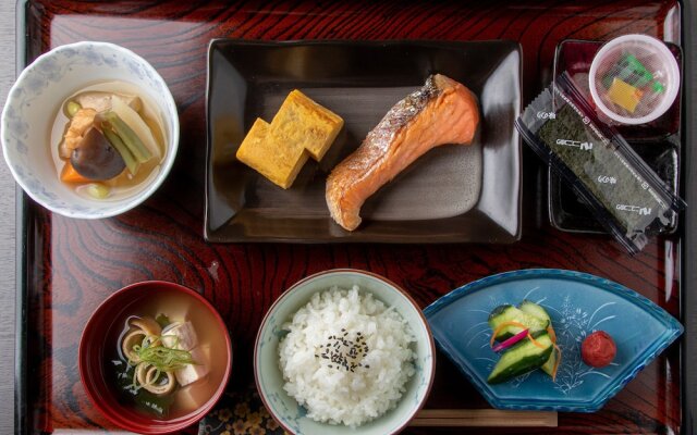 OYO Business Takahata Ekimae Hotel