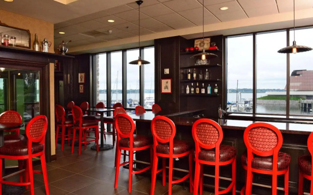 Shoreline Inn & Conference Center, Ascend Collection