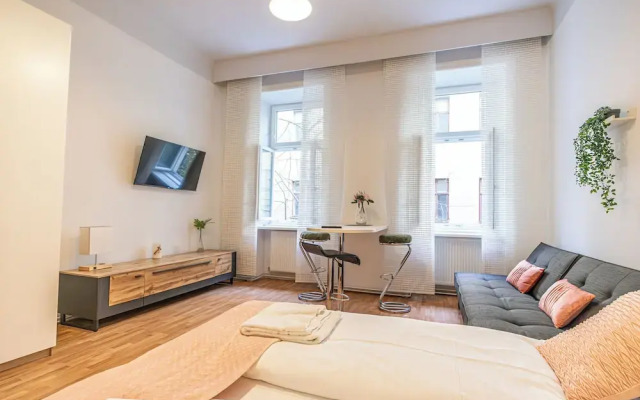 Cozy Room with Facilities Long Stay