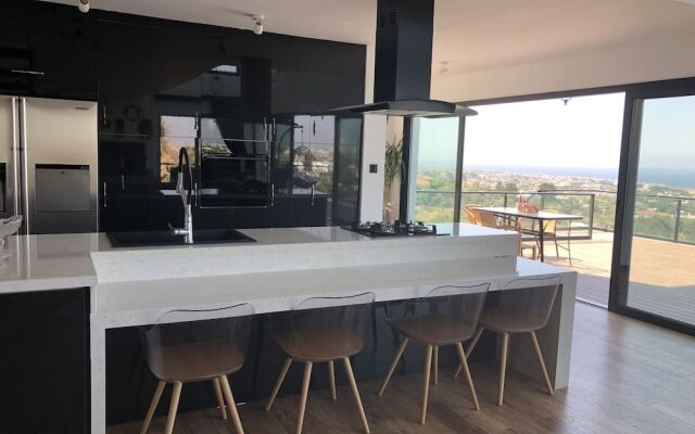 Ultra Lux Sea View Villa in Kyrenia