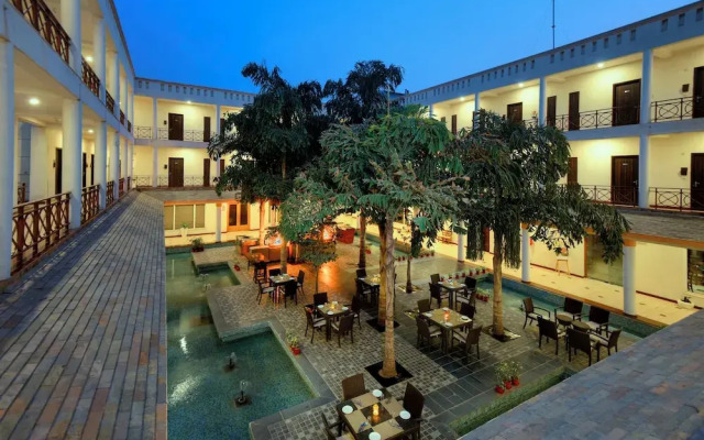TreeHouse Hotel Club & Spa