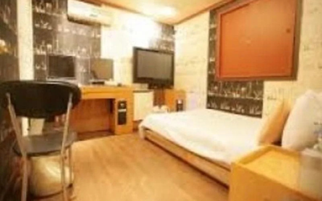 Plum Motel Sinchon