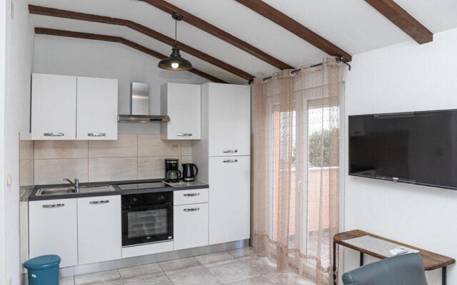 Beautiful Apartment in Sevid With 2 Bedrooms and Wifi