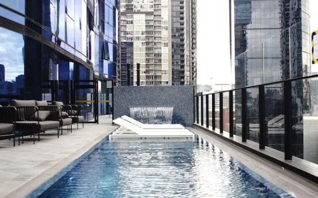 Shadow Play 2Bed Ocean View Apartment