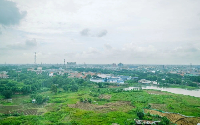 Relaxing Studio Apartment at Azalea Suites Cikarang