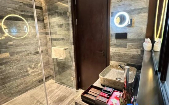 Yunfu Hongxin Boutique Hotel (Wuyue Plaza Branch, Yunfu)