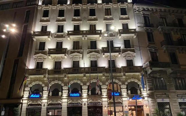 Mokinba Hotels King