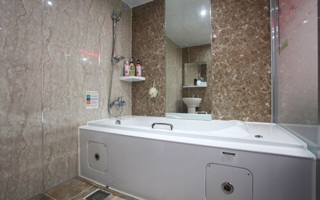 Seoul National Univ Stn Hotel Some