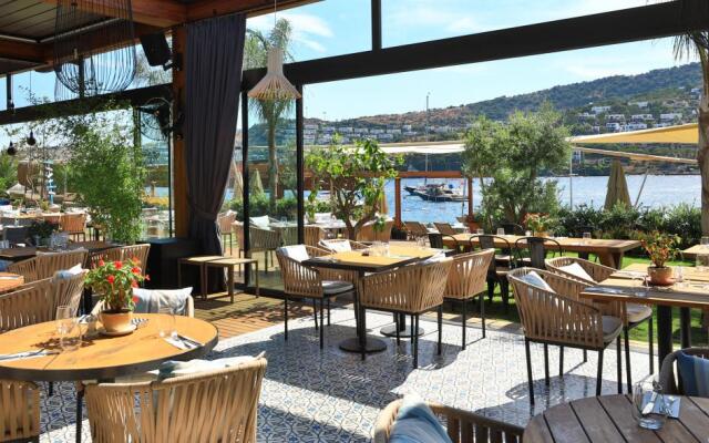 Mare Deluxe Residences & Villas