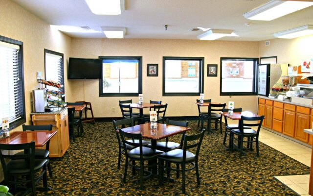 Comfort Inn & Suites near Route 66