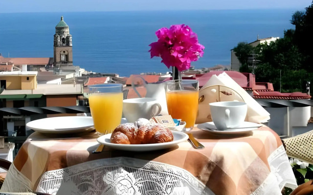 Villa Lara Hotel