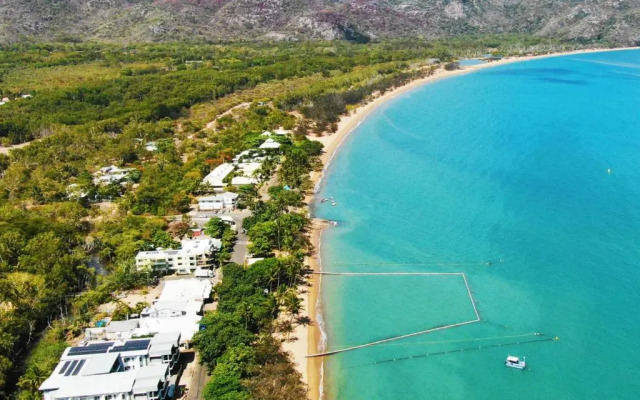 Maggies Beachfront Apartments