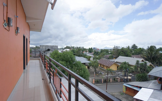 Super OYO 2639 Oxy Townhouse