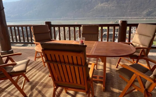 Traumhaftes Blockhaus am Rhein