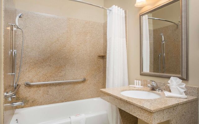 Comfort Inn & Suites Tempe Phoenix Sky Harbor Airport