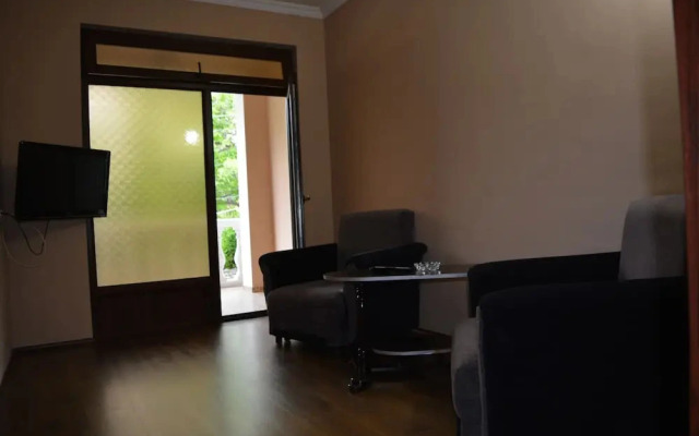 Hotel "Shua Kalakshi"