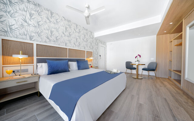 Отель Broncemar Beach Suites