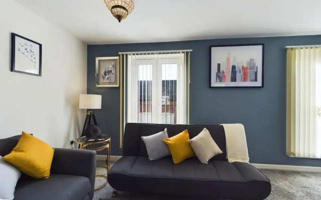 Riverfront Staffordshire Retreat