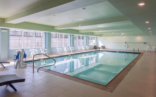 Holiday Inn Express & Suites Norwood-Boston Area, an IHG Hotel