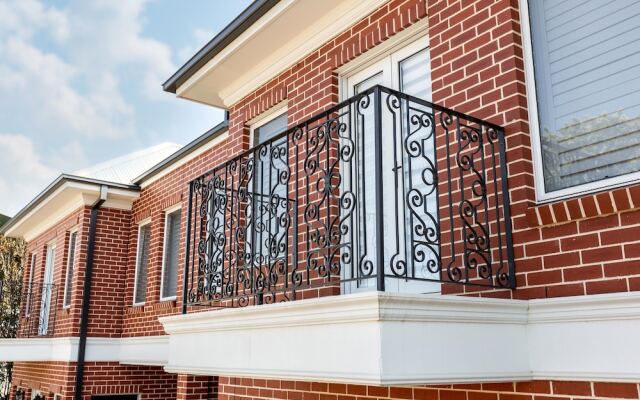 Best Central Wagga Townhouse