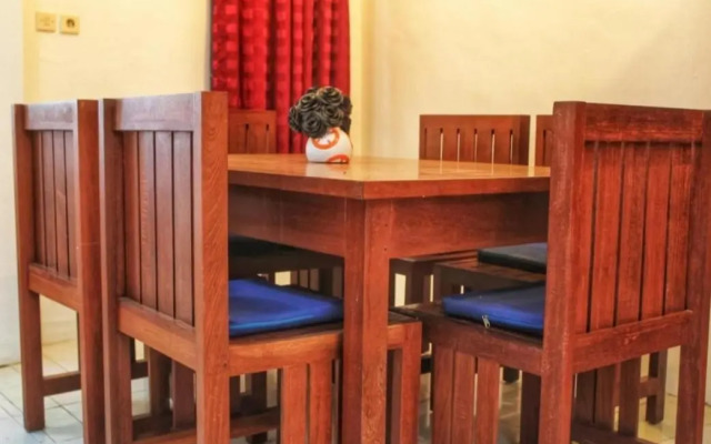 KJ Purple Gate House