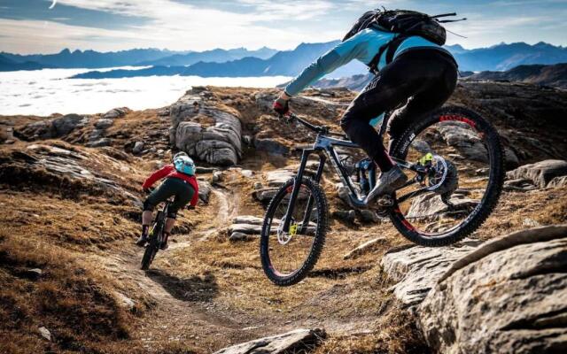 Ferienwohnung 3,5 Zimmer direkt an Ski- und Bikepiste