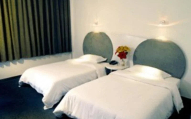 Motel 268 Shenzhen Huaqiang Hotel