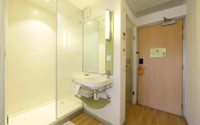 Ginger Hotel Lucknow