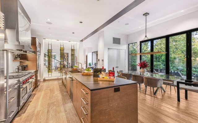 Beverly Glen Hillside Haven