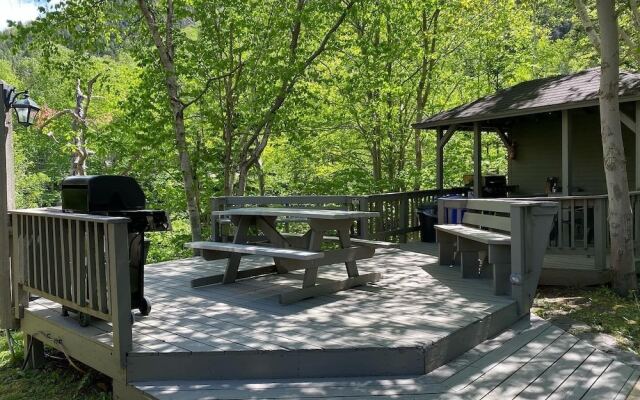 Georges Mountain Village