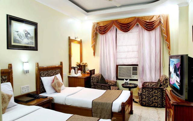 Hotel TJS Royale