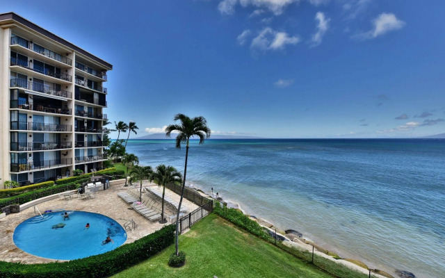 Hololani Resort