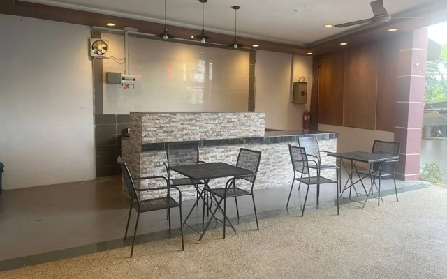 Capital O 91175 Jma Feringhi Beach Hotel