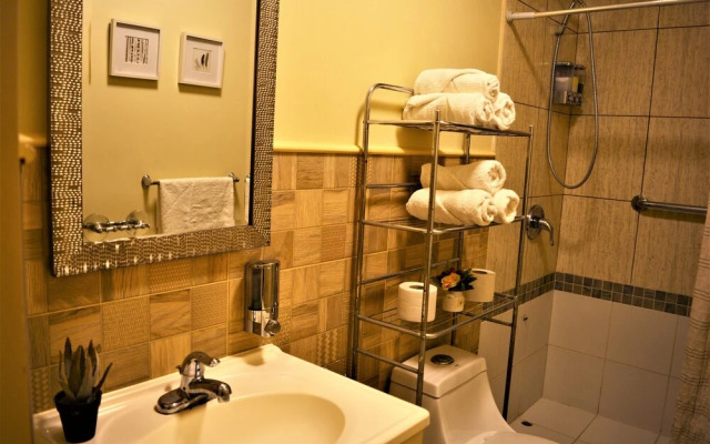 Kangaroo Wasi Airport Bed & Breakfast
