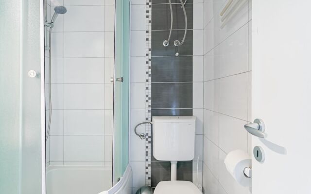 Cozy Holiday Home in Sumartin near Sea