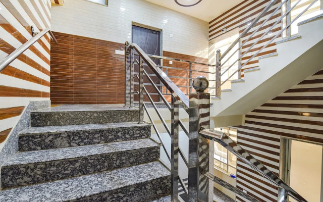 Fabhotel Maa Gayatri Sadan