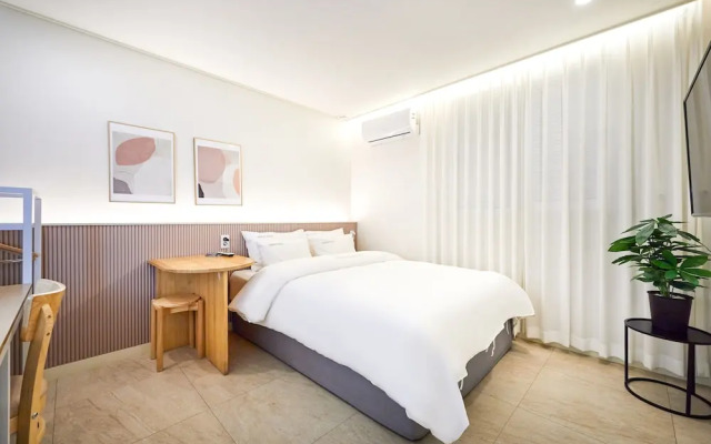 Urban Hotel