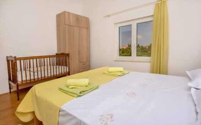 Apartment Karabatic