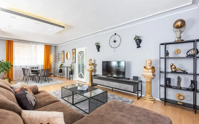 Spacious Apartment on Bagdat Street Kadikoy