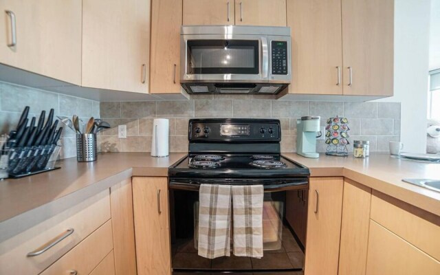 Gorgeous 2bd Condo Patio Gym Parking Coffee