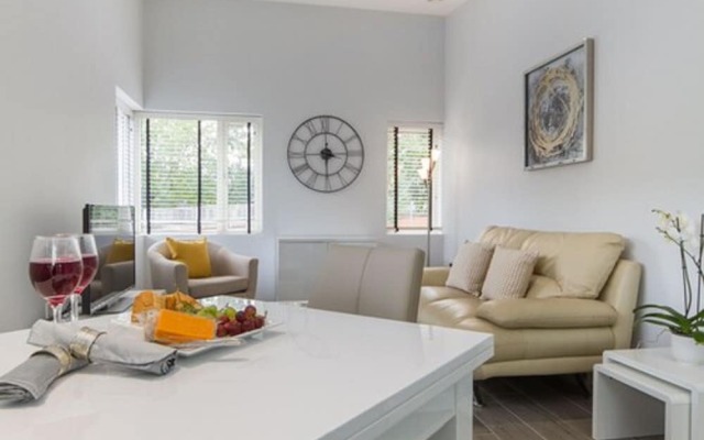 Citystay - Eagle Yard