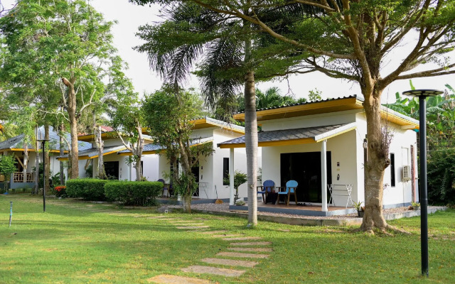 Saphli Villa Beach Resort