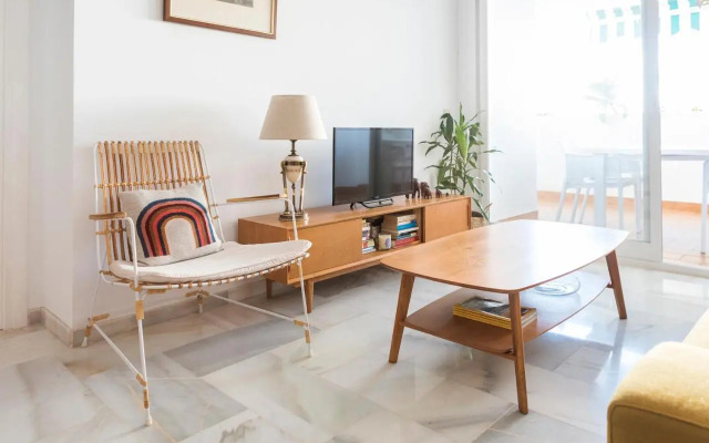 Beautiful apartment with terrace near the beach
