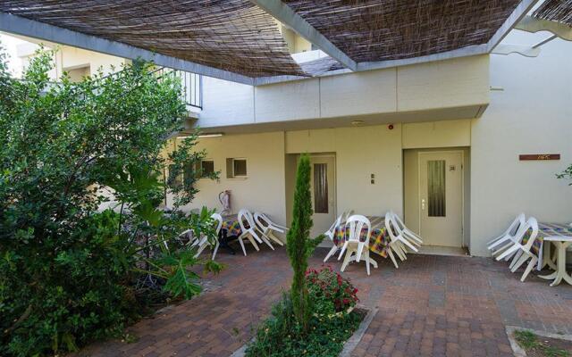 Eilon TravelHotel