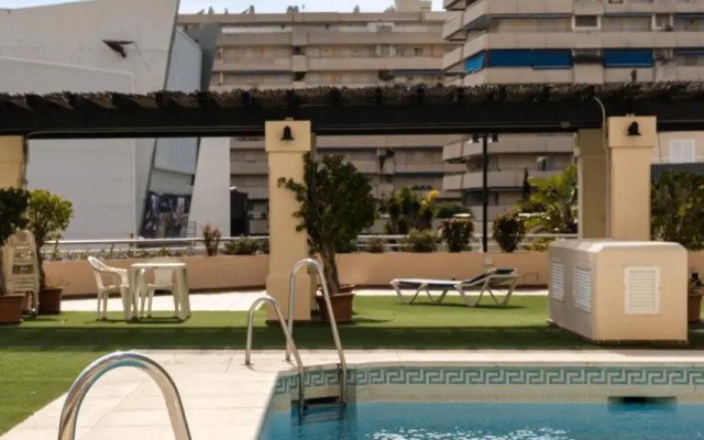 Trendy Apt. Puerto Banús (Free Parking & Pool) - RDR208