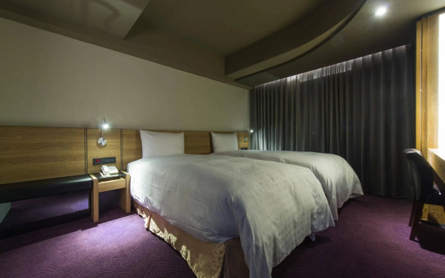 Simple Plus Hotel