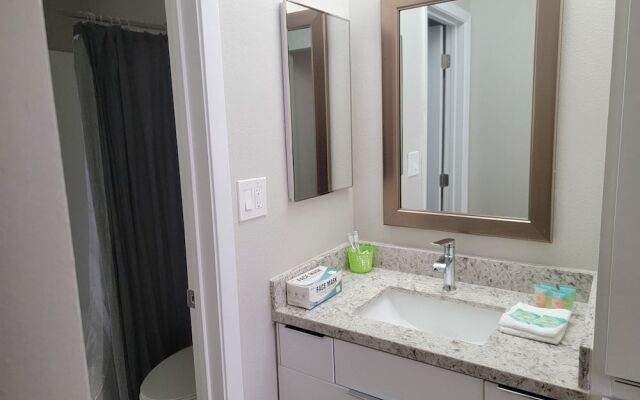 Hollywood Cosmopolitan Apartments